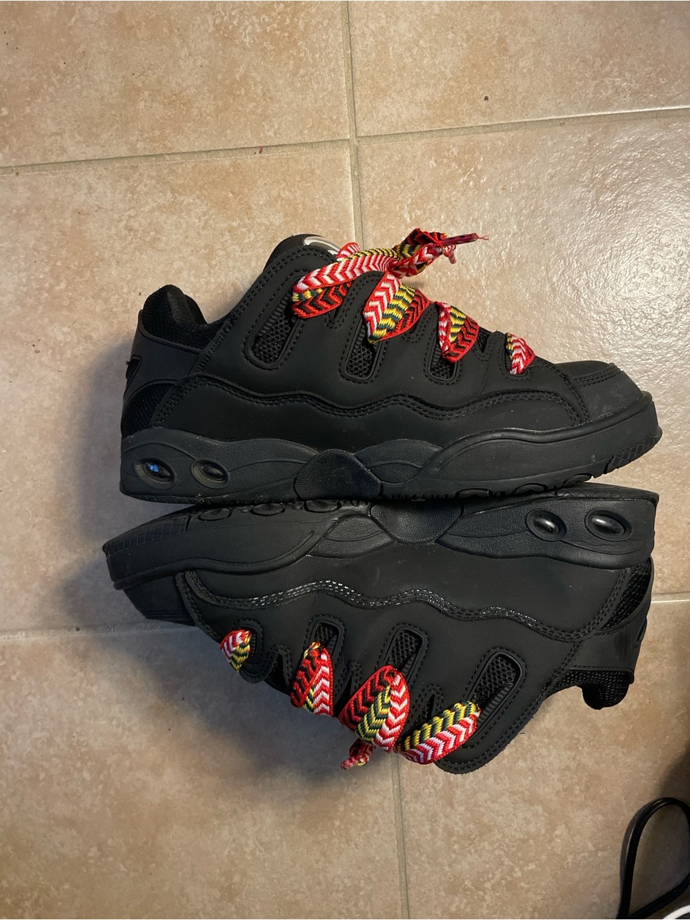 Osiris d3 with multicolor laces size 10.5 men’s